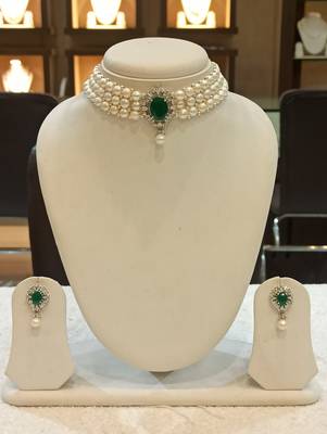 White pearl chokers 1