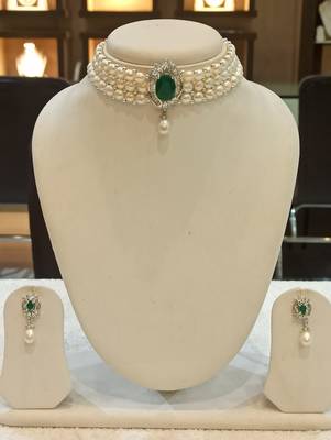 White pearl chokers 1