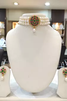 White pearl chokers