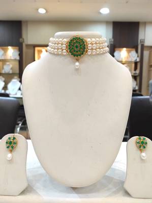 White pearl chokers 1