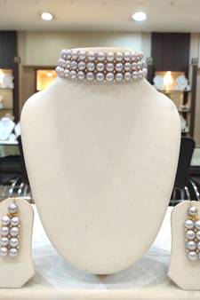 Grey pearl chokers