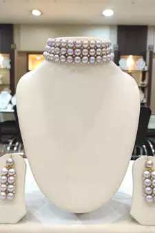 Grey pearl chokers