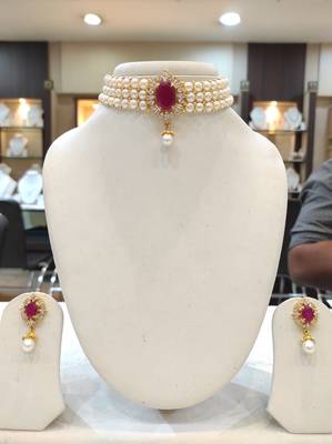 White pearl chokers 1