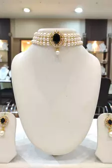 White pearl chokers