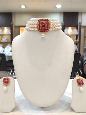 White pearl chokers 1