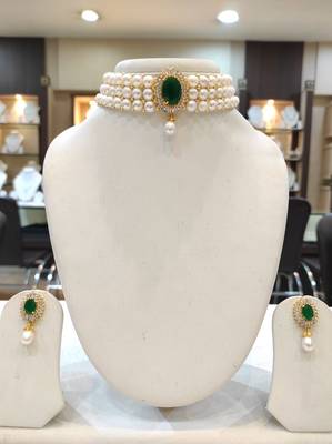 White pearl chokers 1