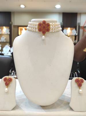 White pearl chokers 1