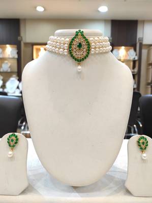 White pearl chokers 1