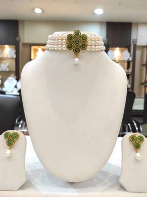 White pearl chokers 1