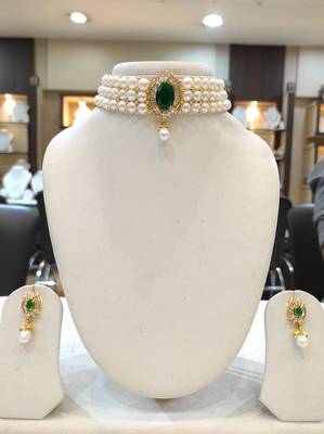 White pearl chokers 1