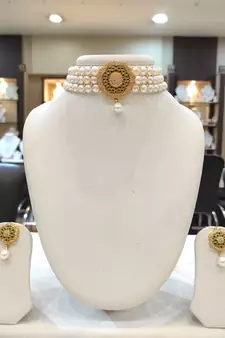 White pearl chokers