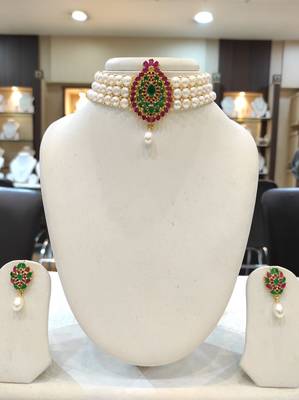 White pearl chokers 1