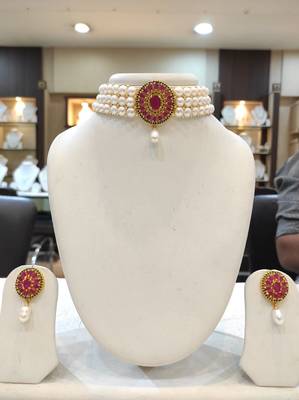 White pearl chokers 1