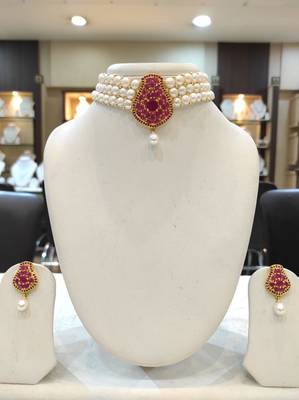 White pearl chokers 1