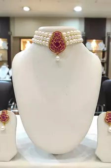 White pearl chokers