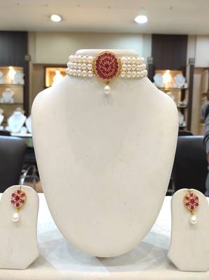 White pearl chokers 1