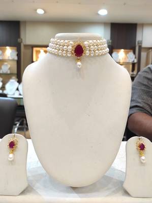 White pearl chokers 1