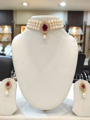 White pearl chokers 1