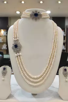 White pearl necklaces