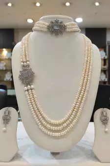 White pearl necklaces