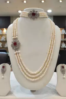 White pearl necklaces