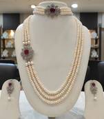 White pearl necklaces