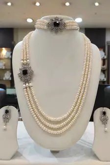 White pearl necklaces