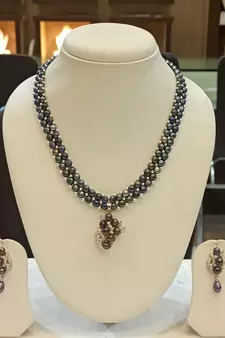 Black pearl necklaces