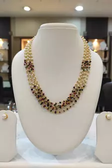 Multicolor pearl necklaces