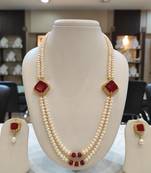 White pearl necklaces