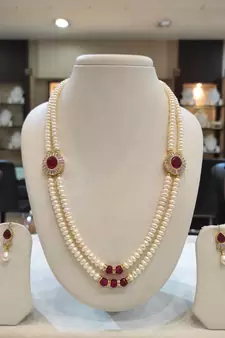 White pearl necklaces