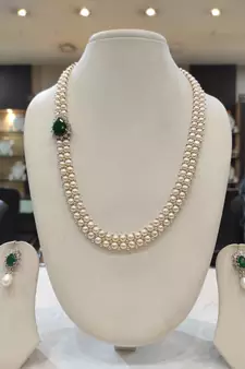 White pearl necklaces