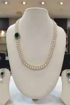 White pearl necklaces