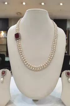 White pearl necklaces