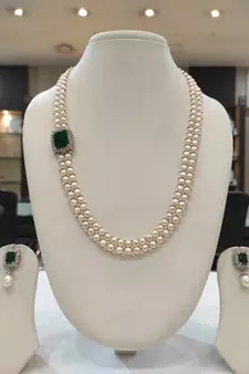 White pearl necklaces