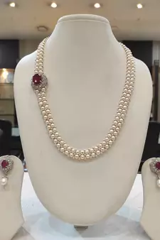 White pearl necklaces