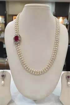 White pearl necklaces