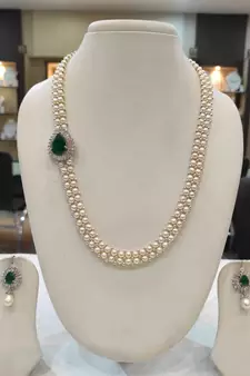 White pearl necklaces