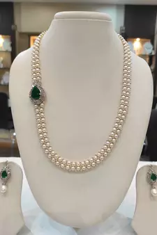 White pearl necklaces