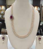 White pearl necklaces