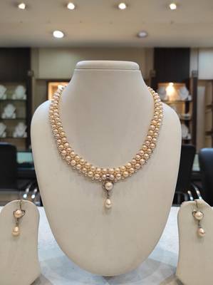 Pink pearl necklaces 1