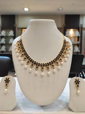 Blue pearl necklaces 1