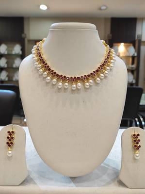 Pink pearl necklaces 1