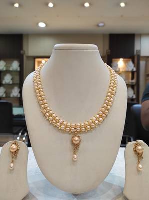 Pink pearl necklaces 1