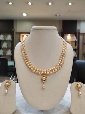 Pink pearl necklaces 1
