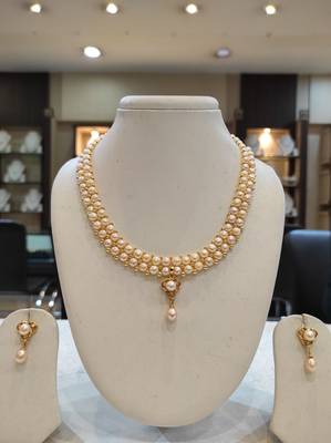 Pink pearl necklaces 1