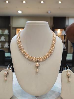 Pink pearl necklaces 1