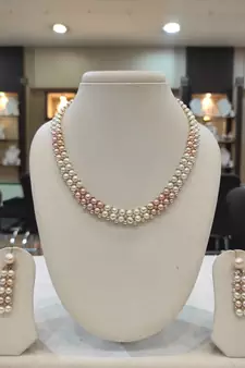 Multicolor pearl necklaces