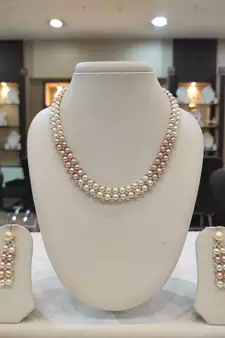 Multicolor pearl necklaces