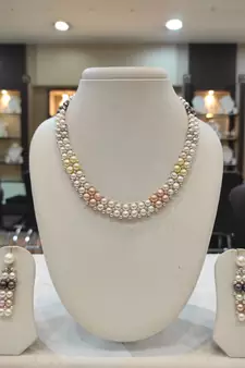 Multicolor pearl necklaces